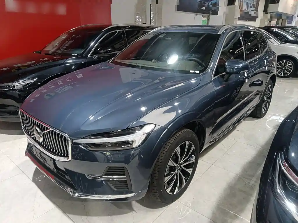 Volvo XC60 2022 — фото 2