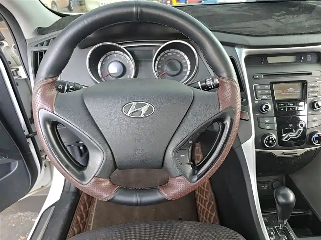 Hyundai Sonata 2016 — фото 11