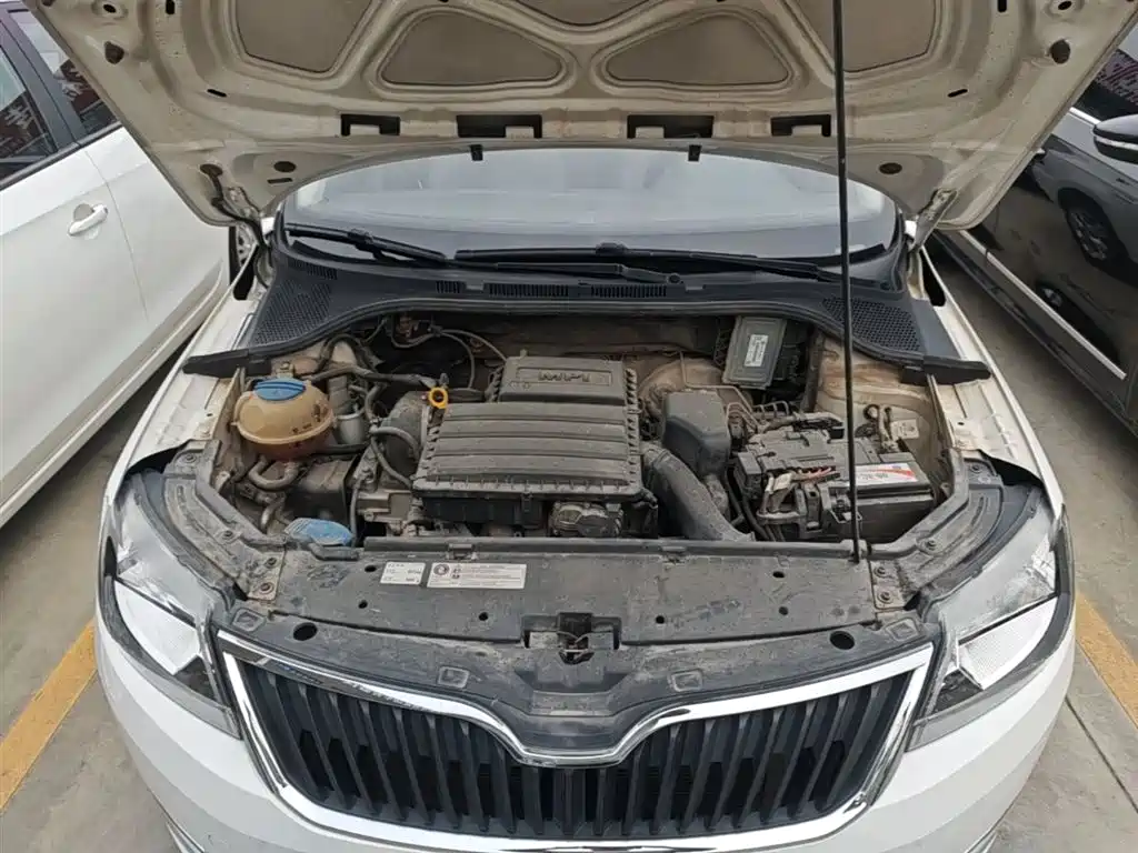 Skoda Rapid 2017 — фото 20