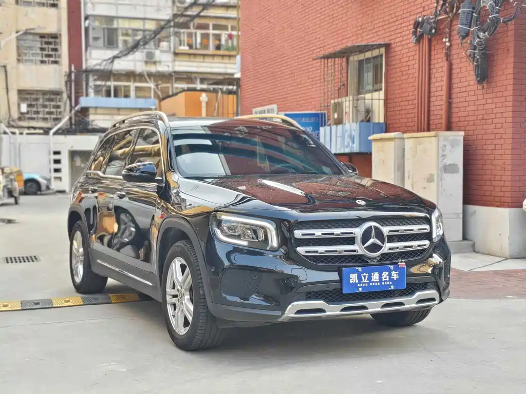 Mercedes-Benz GLB 2023