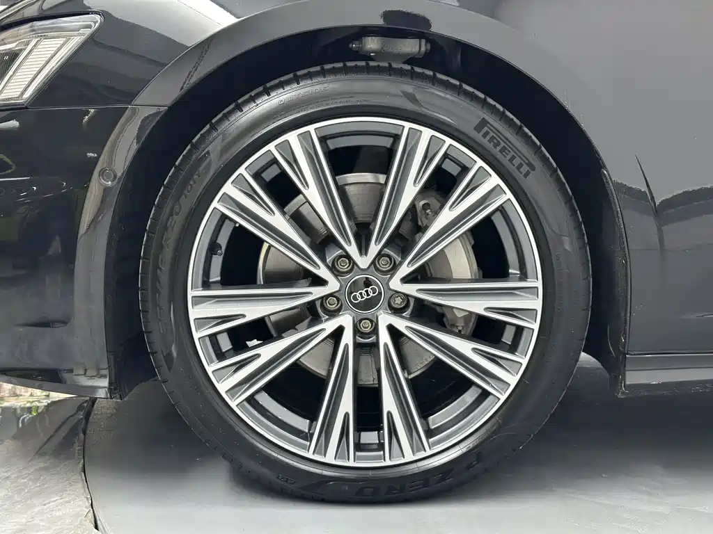 Audi A6L 2023 — фото 23