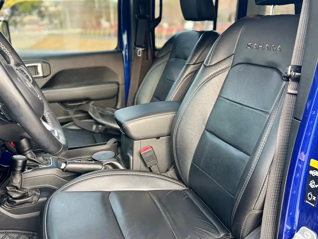 Jeep Wrangler 2020 — фото 19