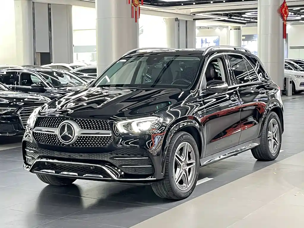 Mercedes-Benz GLE 2023 — фото 1