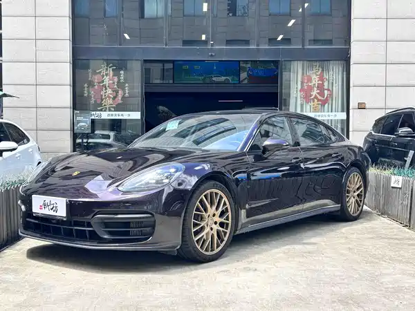 Porsche Panamera 2023