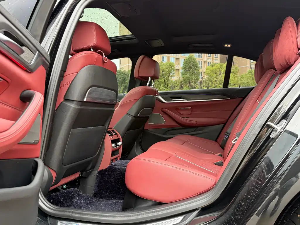 BMW 5 Series 2021