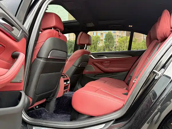 BMW 5 Series 2021