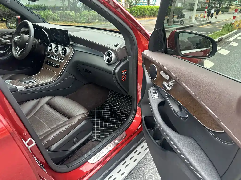Mercedes-Benz GLC 2020 — фото 18