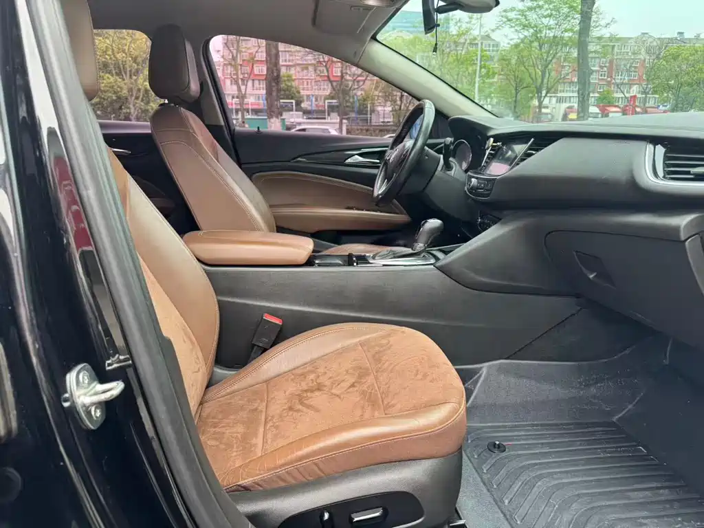 Buick Regal 2019 — фото 10