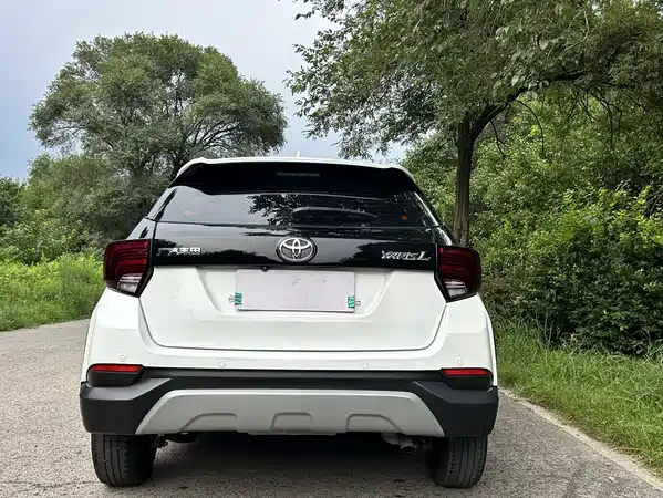 Toyota Yaris L 2022