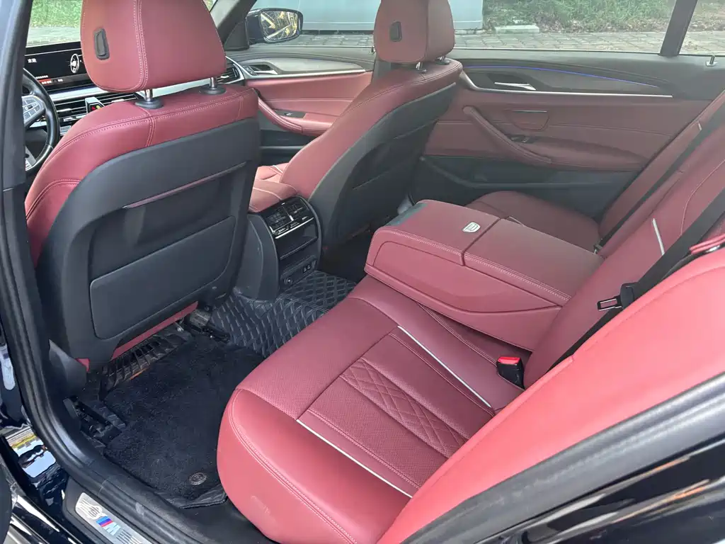 BMW 5 Series 2023 — фото 16