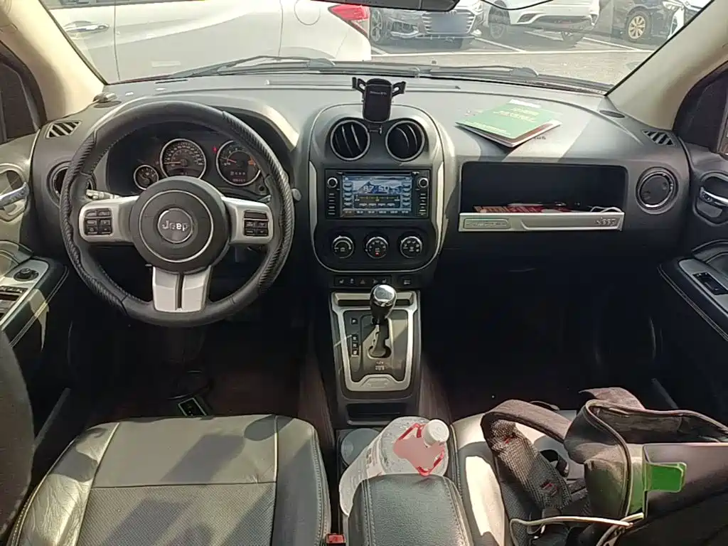 Jeep Compass 2014 — фото 10