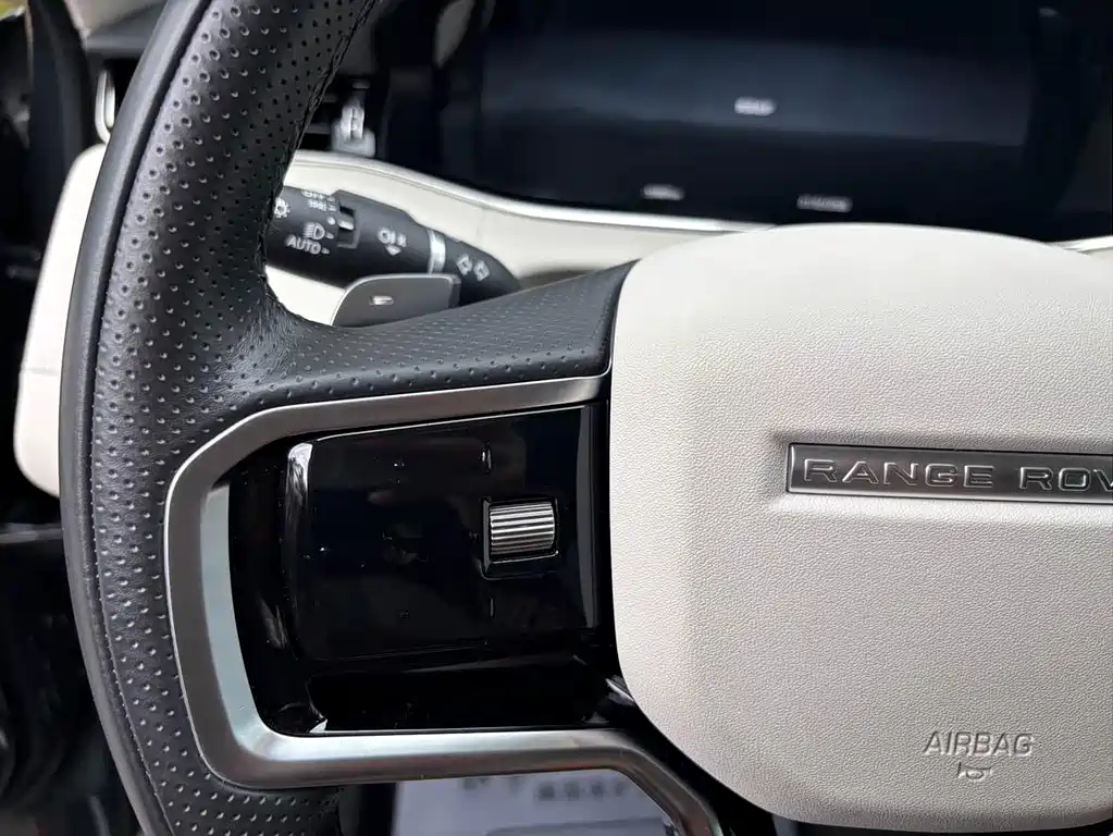 Land Rover Range Rover Evoque 2023 — фото 14