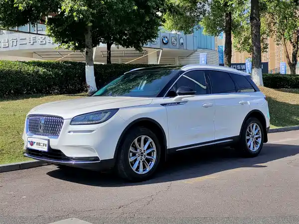 Lincoln Corsair 2021