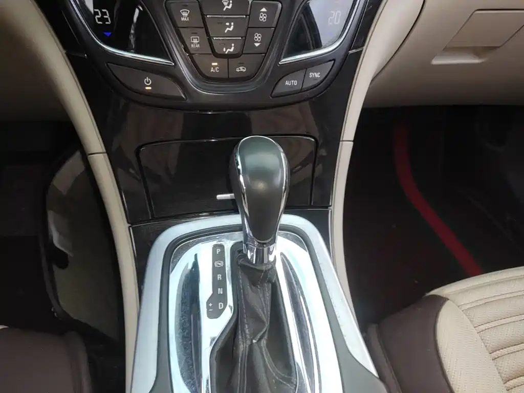Buick Regal 2017 — фото 14