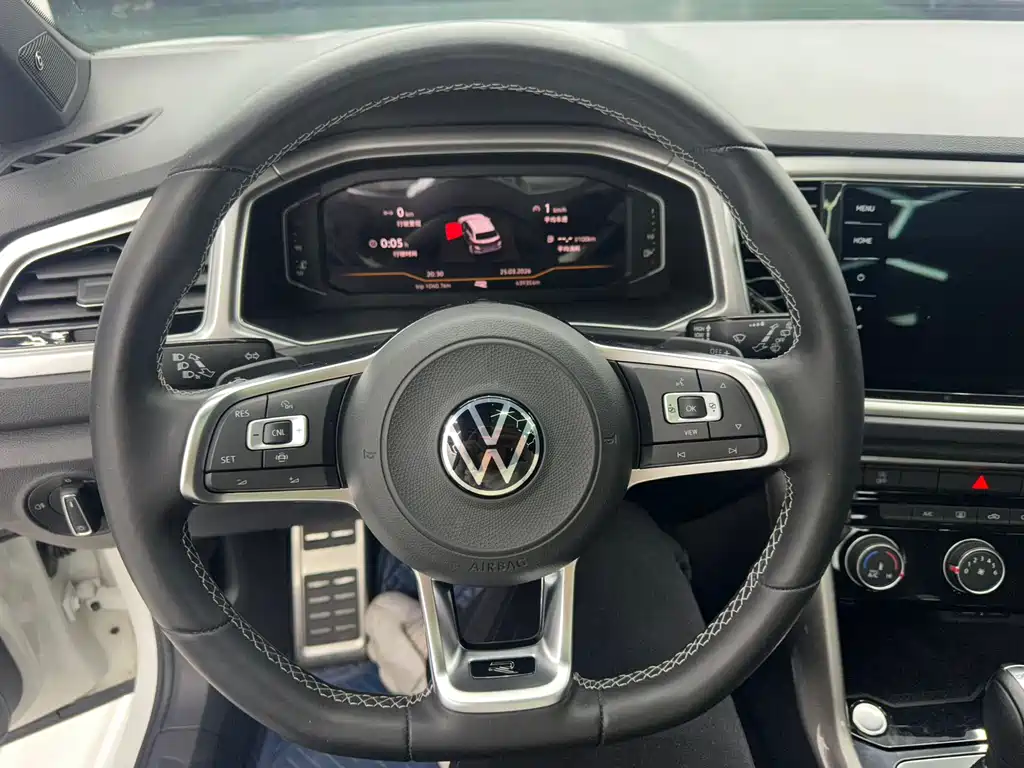 Volkswagen T-Roc 2023 — фото 15
