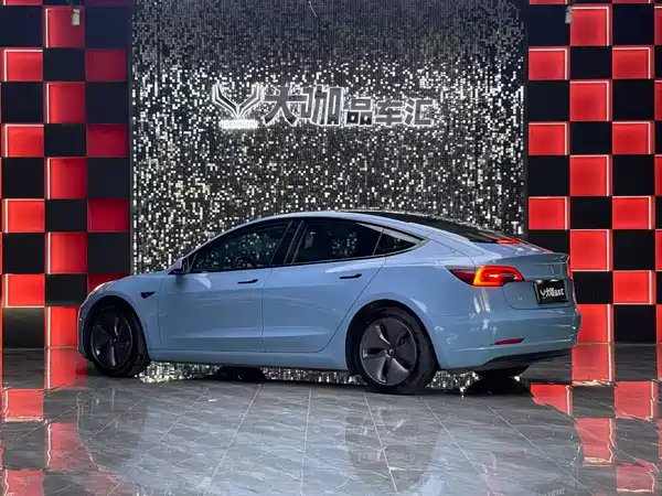 Tesla Model 3 2020