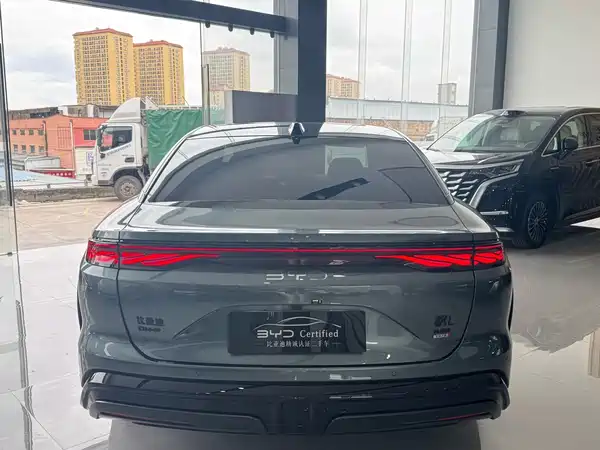 BYD Han L 2025