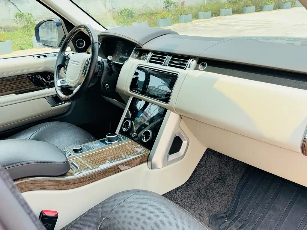 Land Rover Range Rover 2019 — фото 18