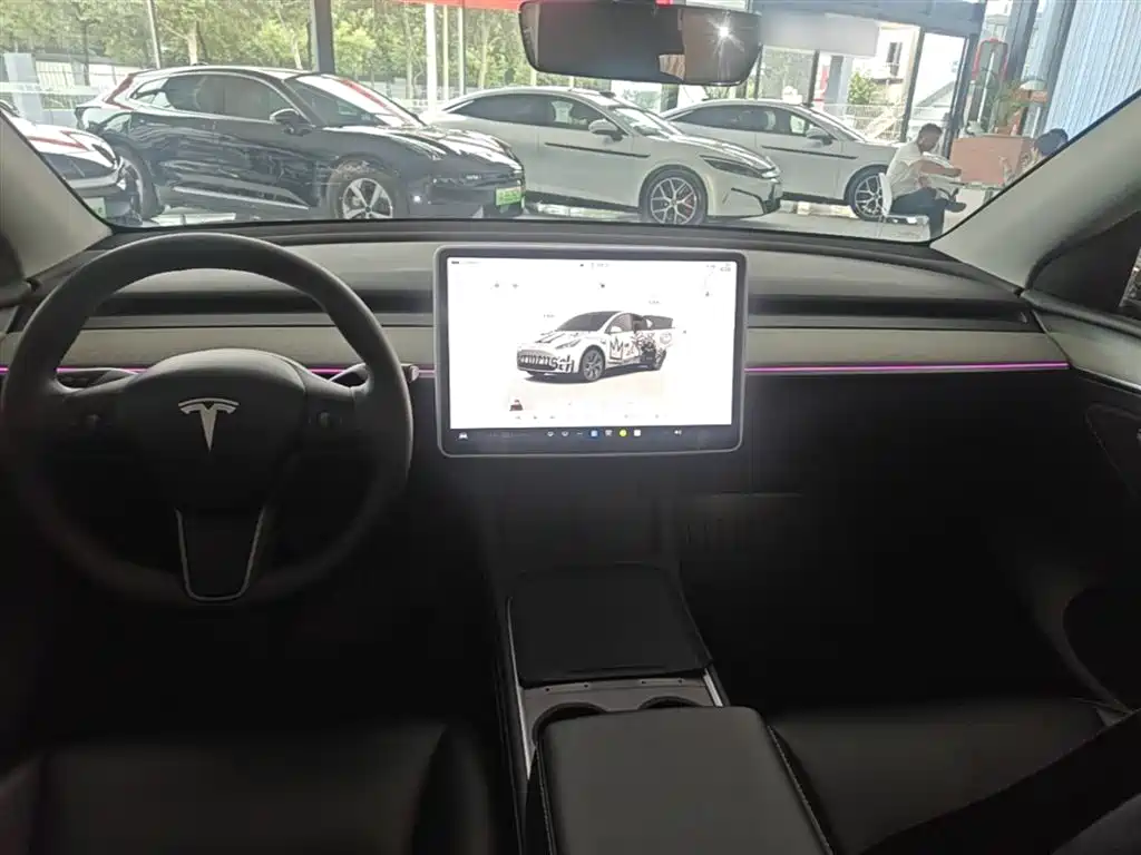 Tesla Model Y 2023 — фото 10