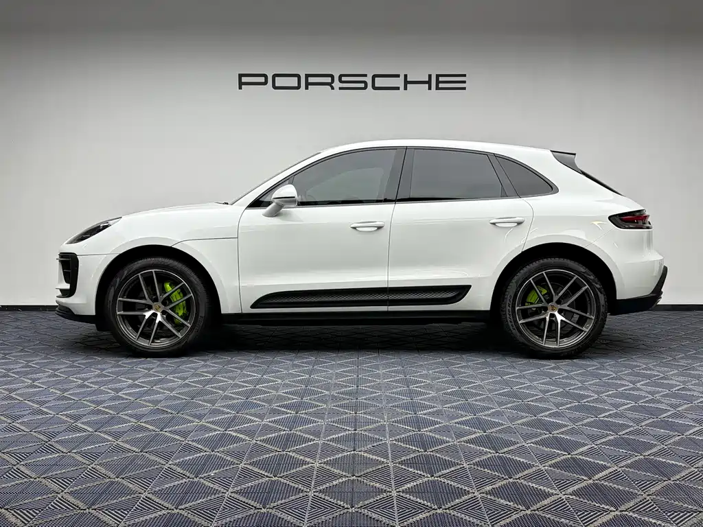 Porsche Macan 2023 — фото 5