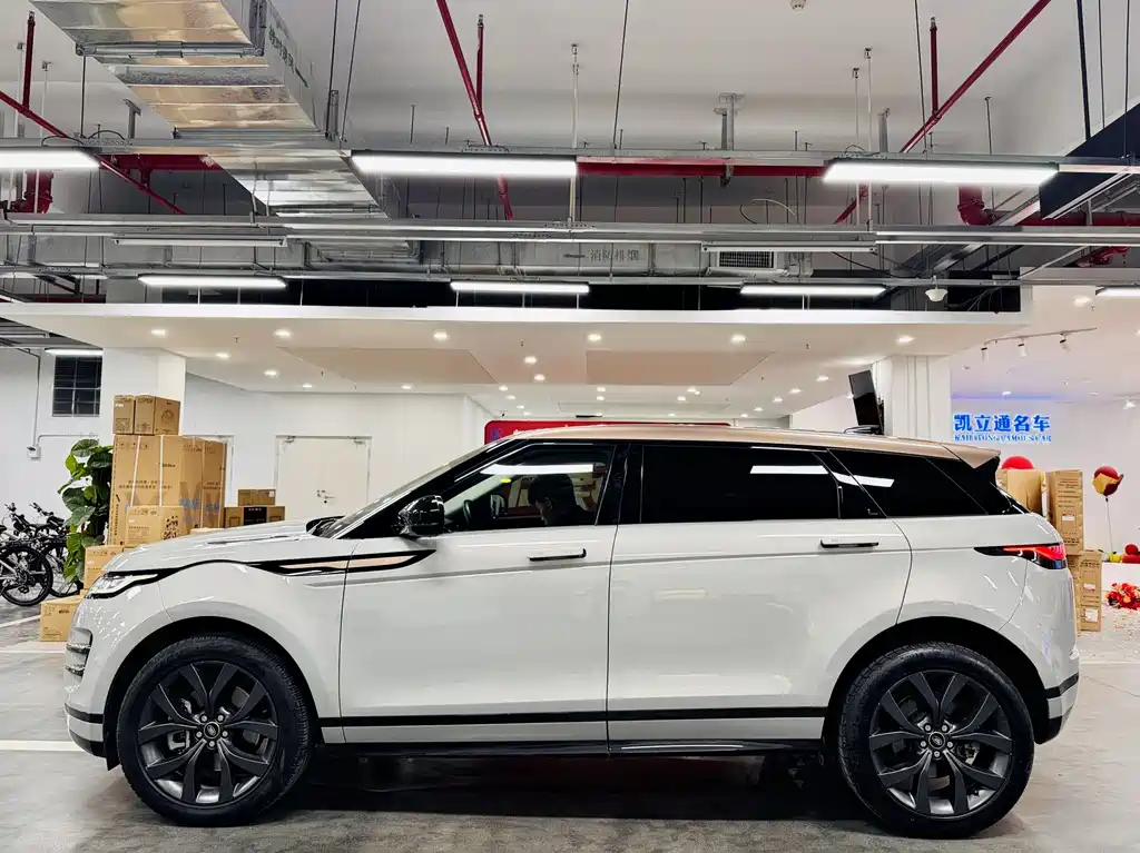 Land Rover Evoque 2024 — фото 4