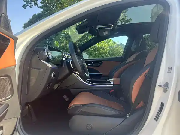 Mercedes-Benz C-Class 2024