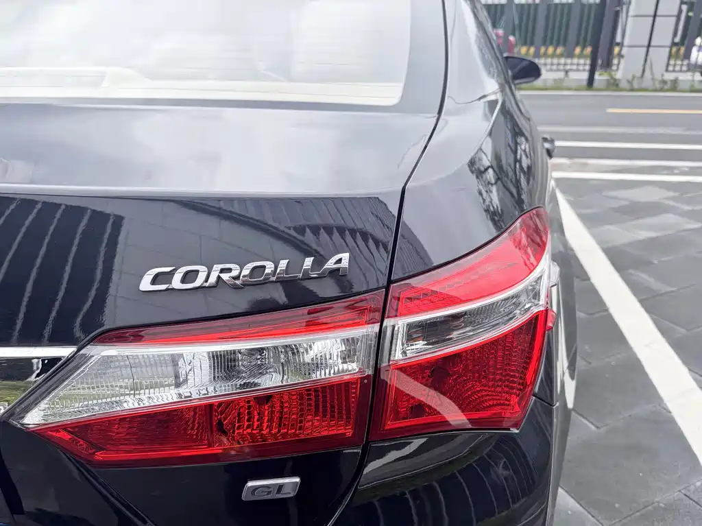 Toyota Corolla 2015 — фото 24