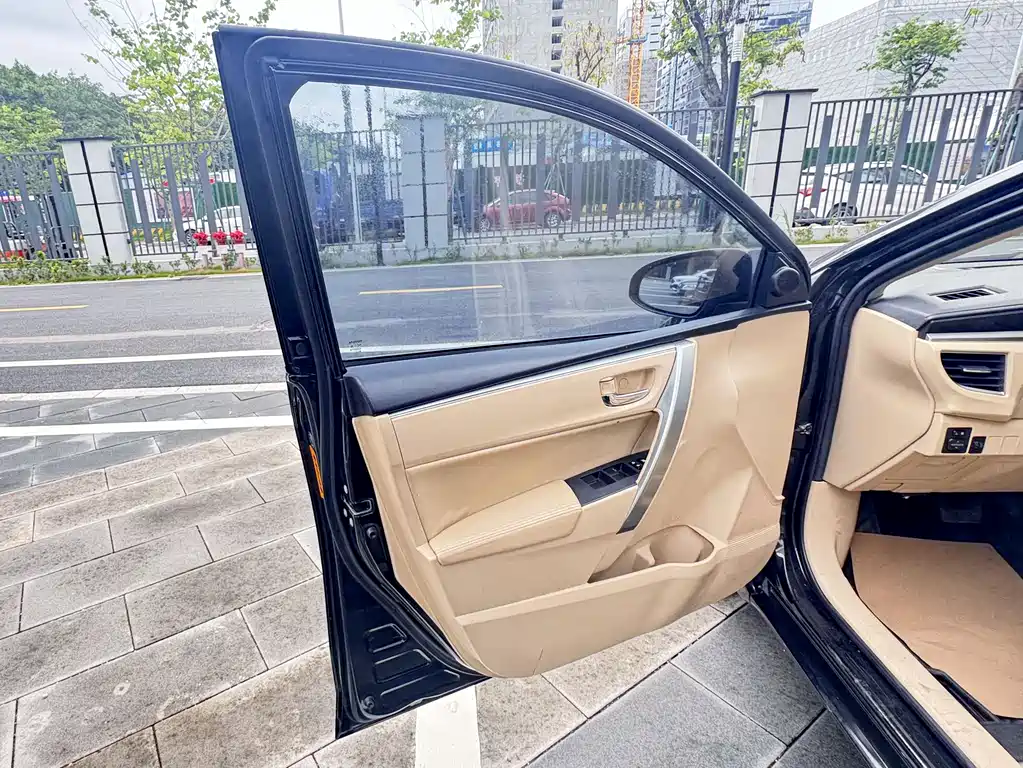 Toyota Corolla 2015 — фото 21