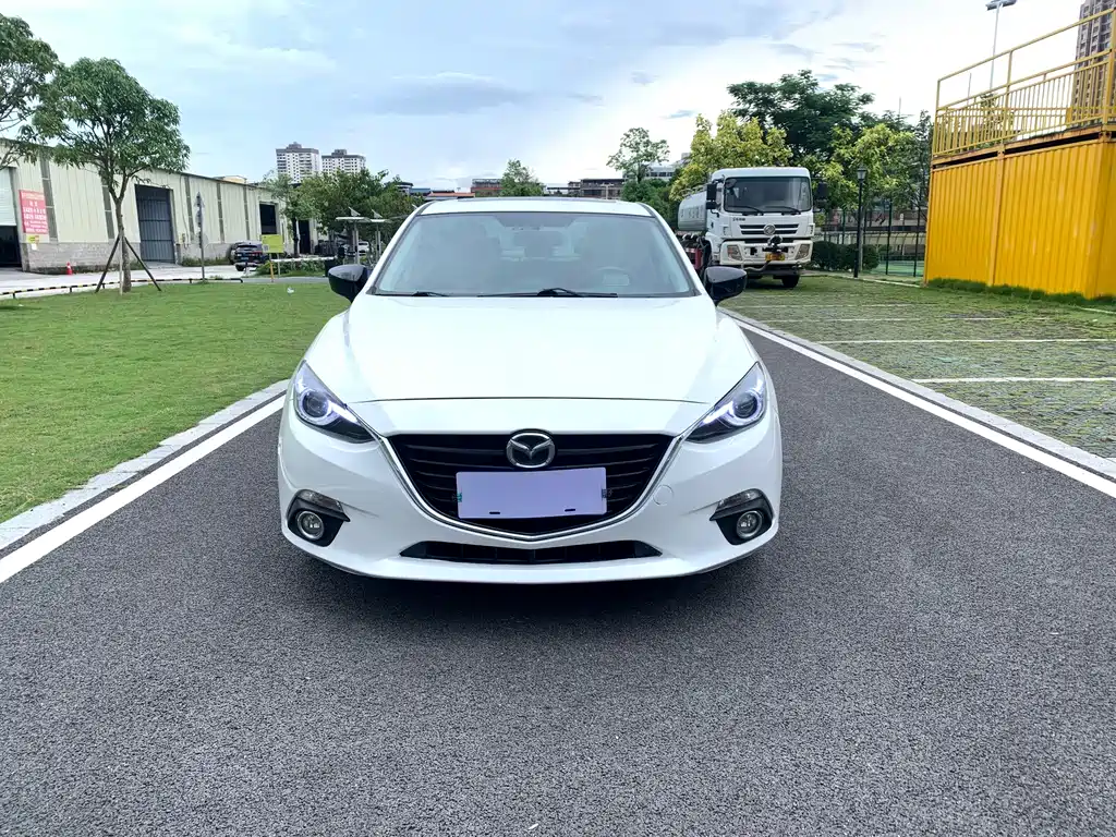 Mazda 3 Axela 2016