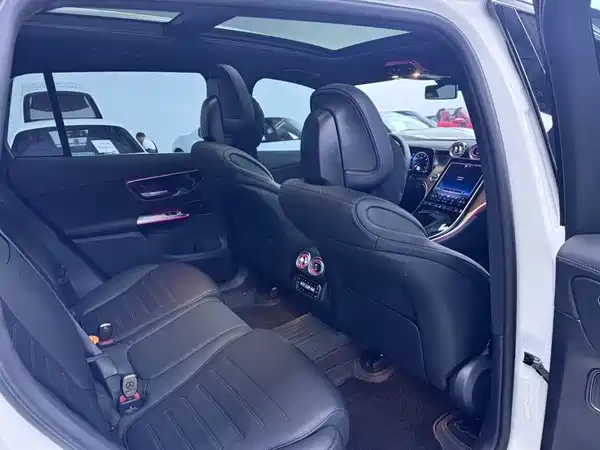 Mercedes-Benz GLC 2025