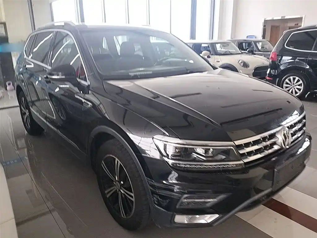 Volkswagen Tiguan L 2017 — фото 4