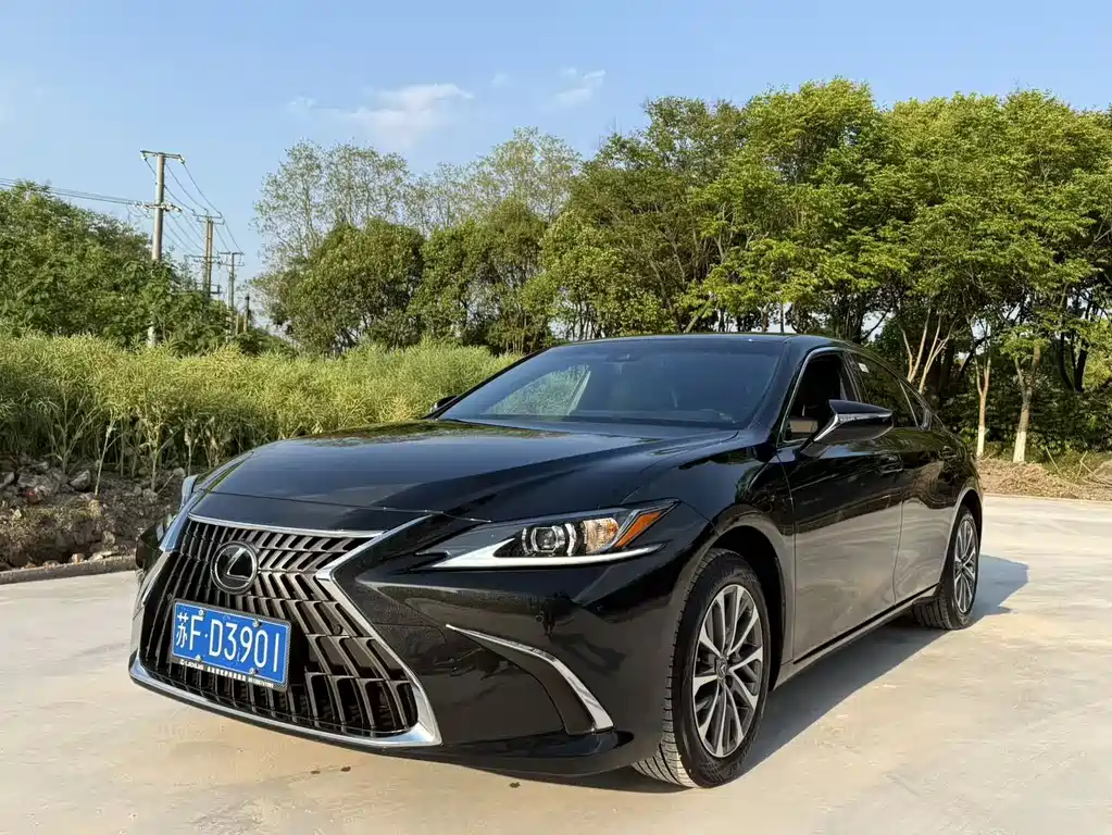 Lexus ES 2024 — фото 1