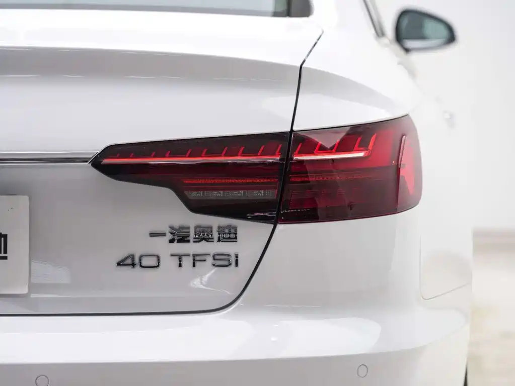 Audi A4L 2022 — фото 17