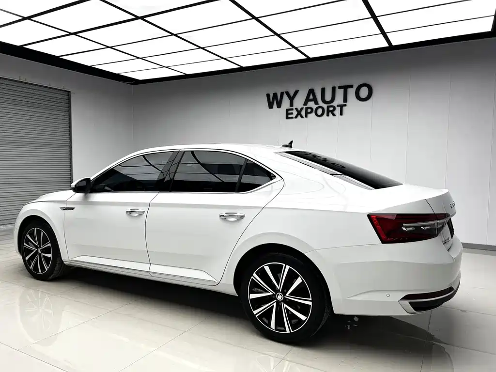 Skoda Superb 2024 — фото 6