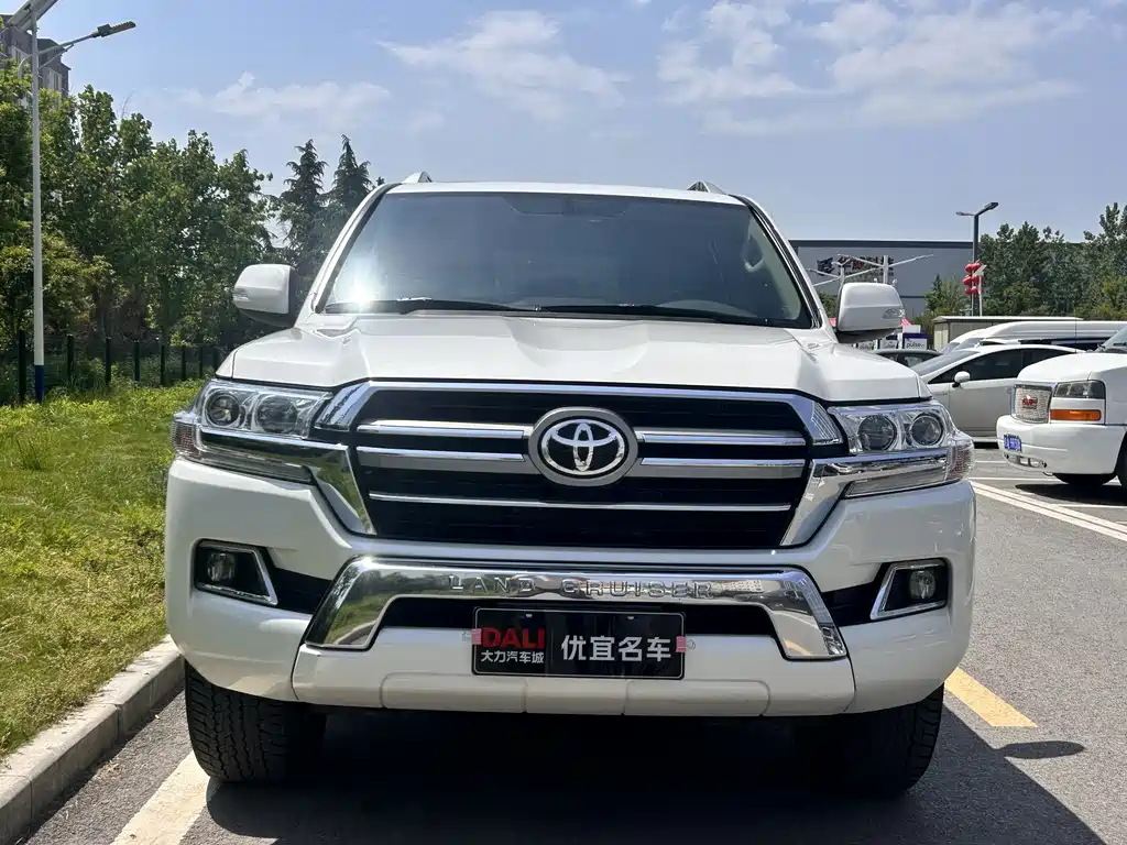 Toyota Land Cruiser 2020 — фото 2