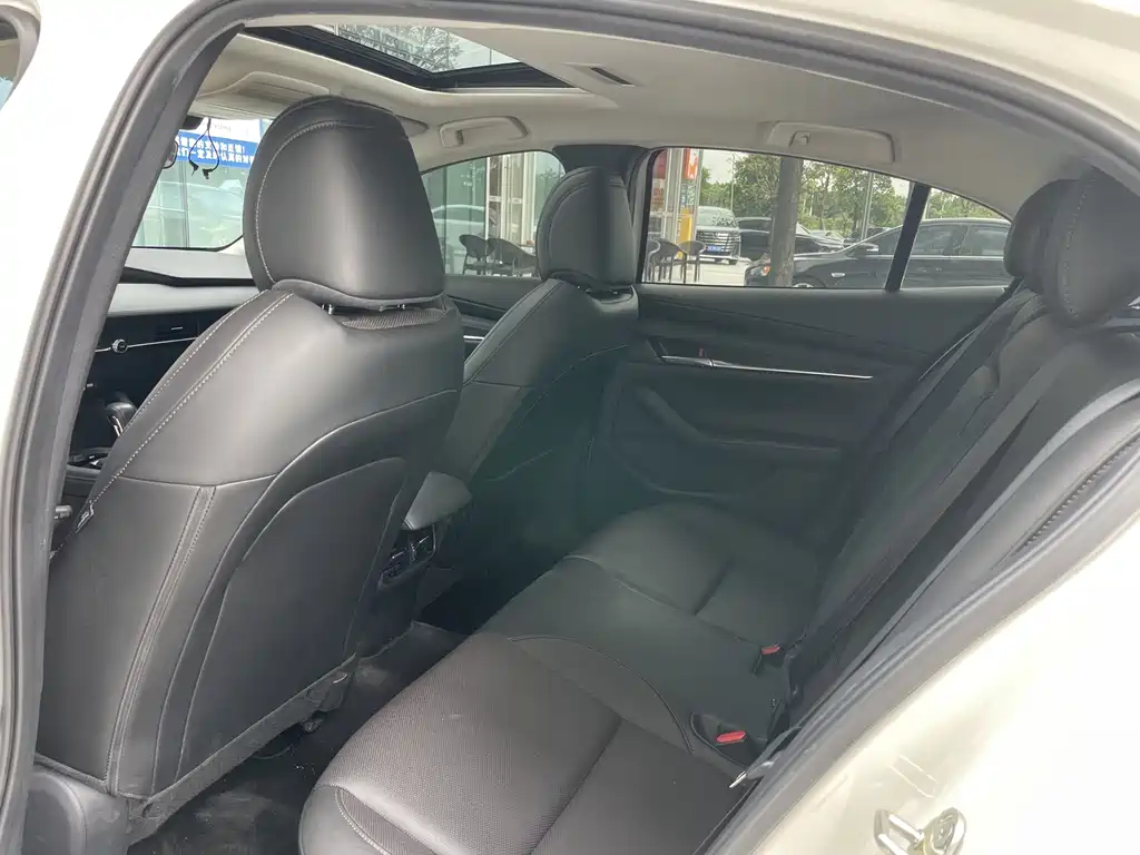 Mazda 3 Axela 2025