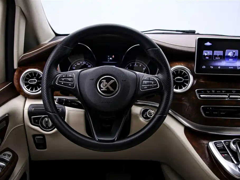 Mercedes-Benz V-Class 2019 — фото 7