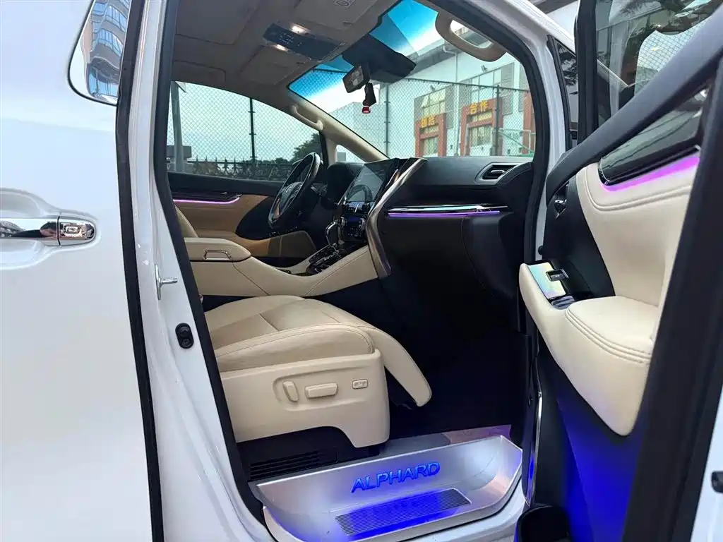 Toyota Alphard 2021 — фото 5