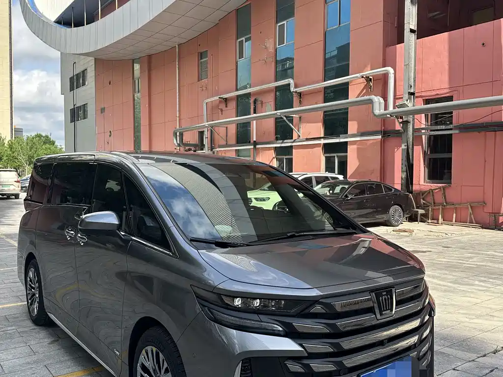 Toyota Vellfire 2026 — фото 1
