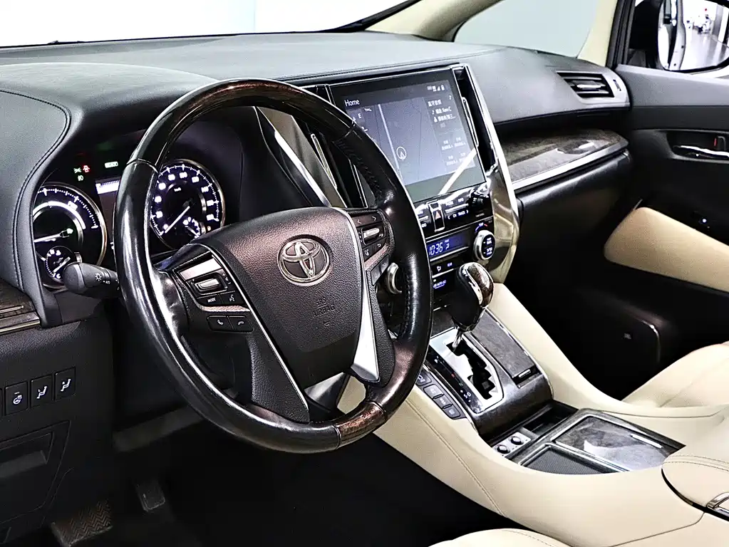 Toyota Alphard 2021 — фото 11