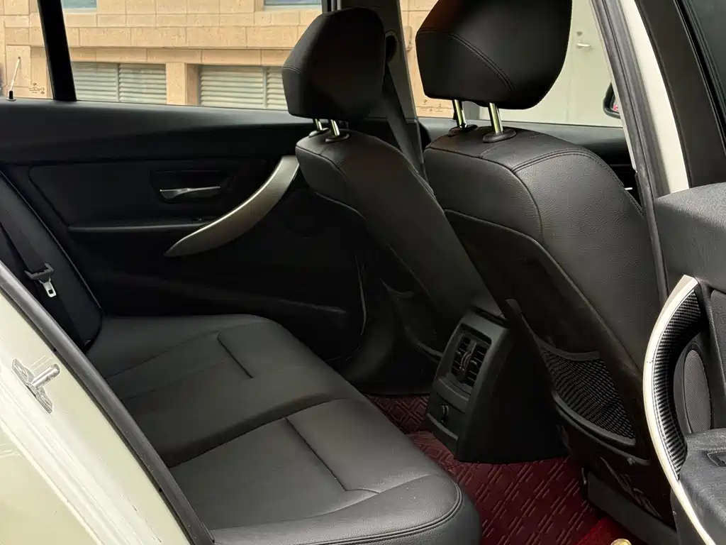 BMW 3 Series 2015 — фото 19