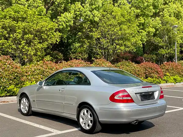 Mercedes-Benz CLK-Class 2004