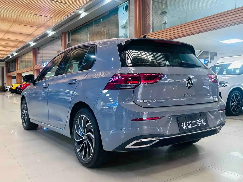 Volkswagen Golf 2025 — фото 21