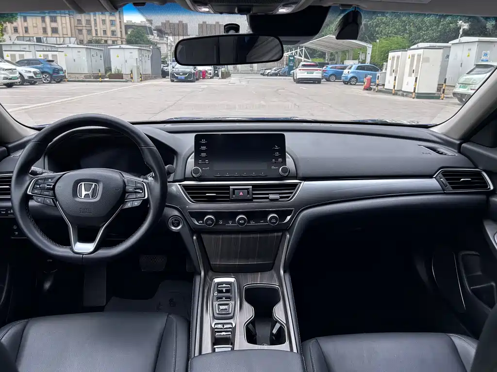 Honda Accord 2018 — фото 7