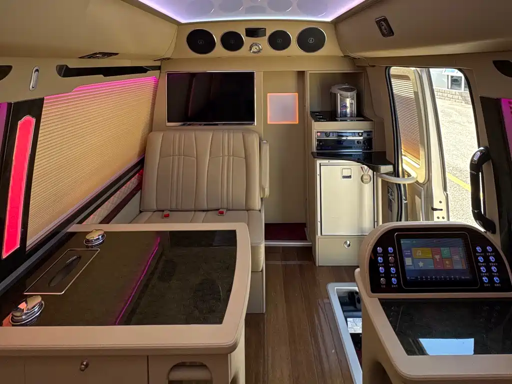 Toyota Coaster 2019 — фото 16