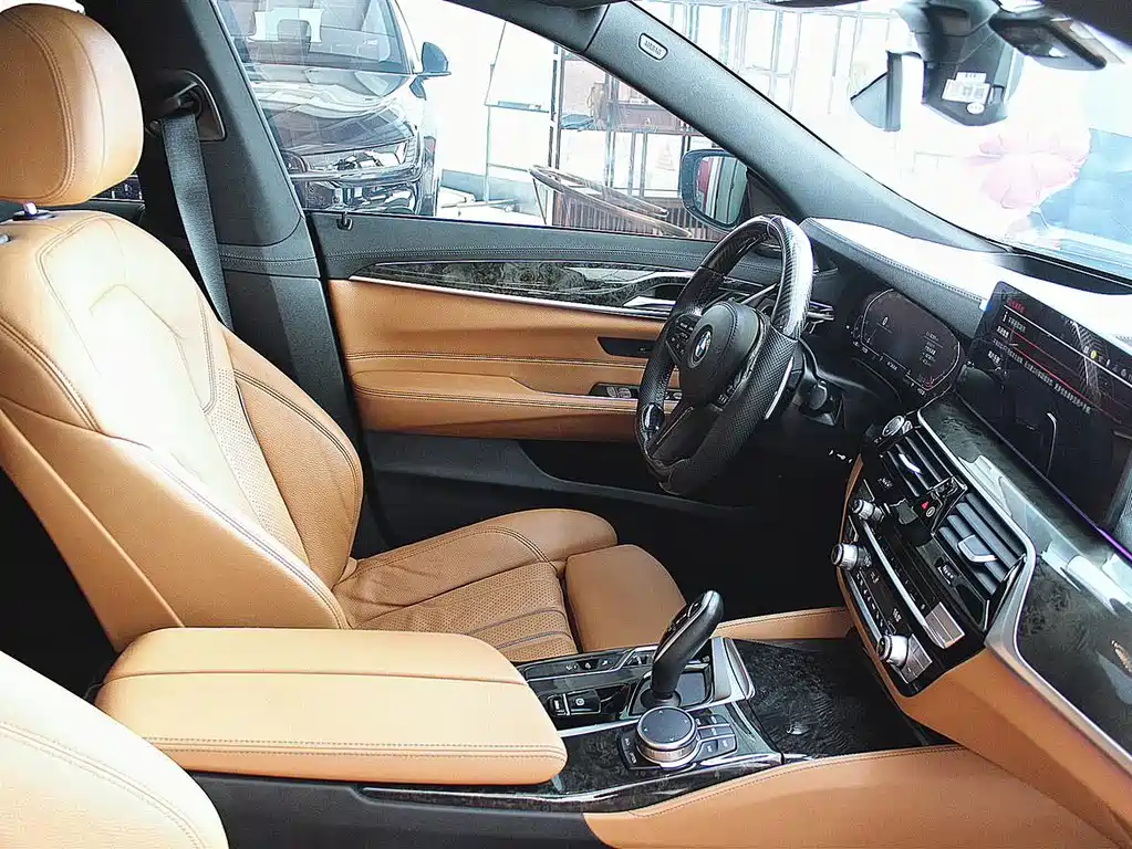 BMW 6 Series GT 2022 — фото 15