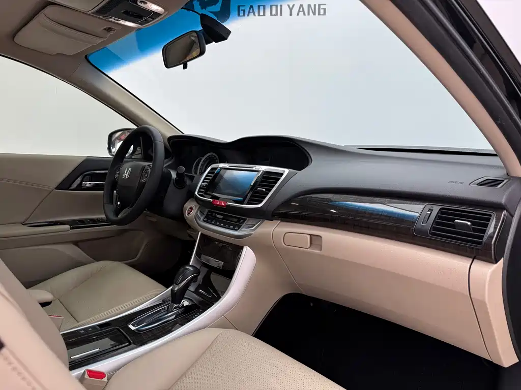 Honda Accord 2015 — фото 13