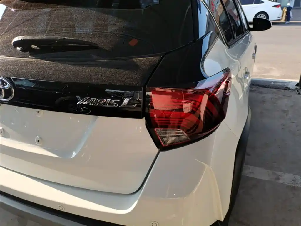 Toyota Yaris L 2019 — фото 8
