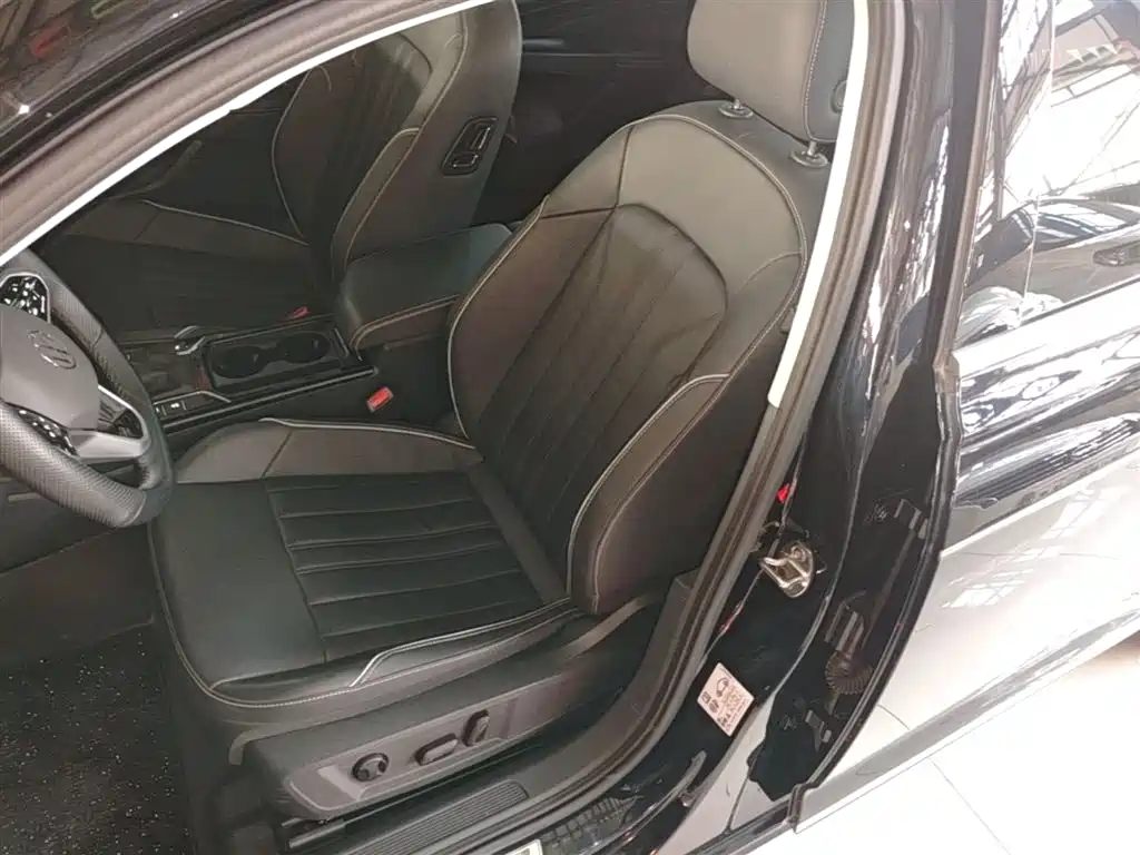 Volkswagen Passat 2023 — фото 15