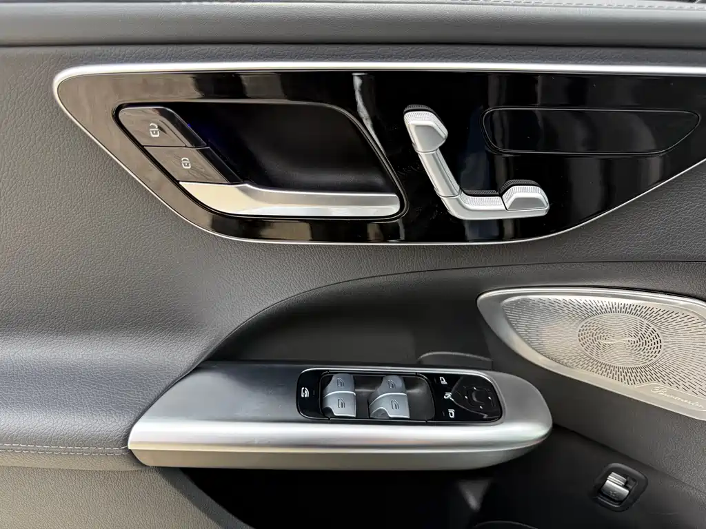 Mercedes-Benz C-Class 2023 — фото 18